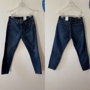 New lucky brand skinny jeans velvet sides in size 6